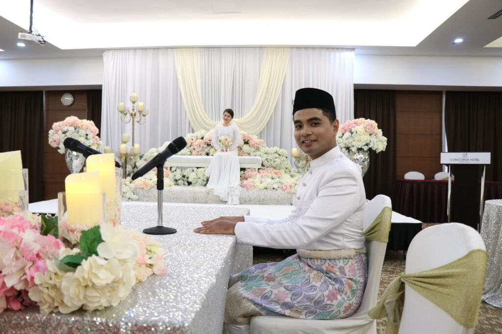 A Simple Setting for your Concorde Hotel Wedding